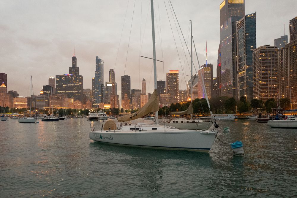 Exploring Chicago's Downtown, Lake Michigan, and the Iconic 'Bean